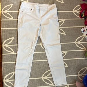 Maurices stretch white jeans size L regular